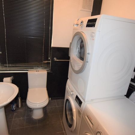 Vicarage Road - Photo 4