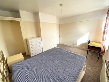 3 bedroom terraced house to rent - Photo 5