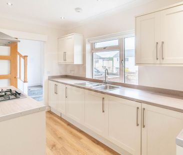 2 bedroom semi-detached house to rent - Photo 4