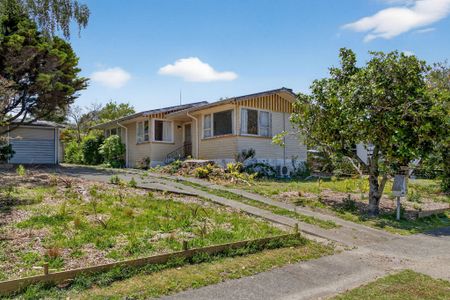 Two Bedroom House For Rent! - Photo 4