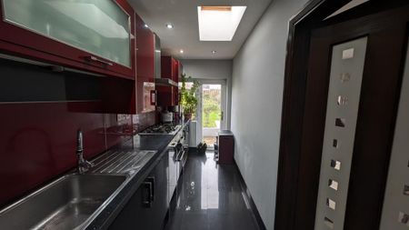 4 bedroom terraced house to rent - Photo 4