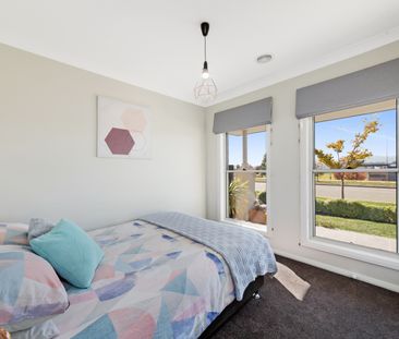 18 Hearne Street, Googong NSW 2620 - House For Rent | Domain - Photo 2