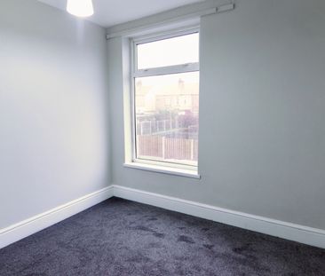 Newly Refurbished 3-Bedroom End Terrace in Popular Royston Location - Photo 5
