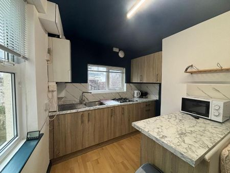 3 bedroom flat to rent - Photo 5