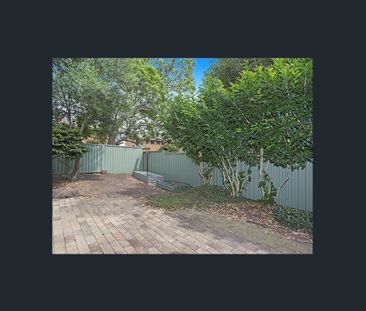 Quietly Positioned - Photo 5