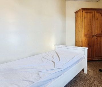 Hatchers Crescent, Colchester - Photo 1