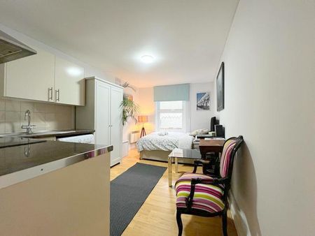 Studio to rent - Photo 3