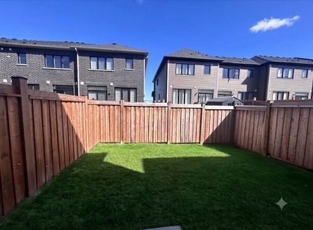 For Lease - 15 Milady Crescent, Barrie, Ontario - Photo 2