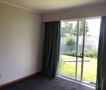 3 Bedroom Flat - Photo 2