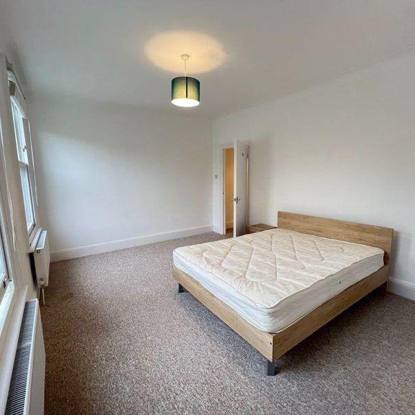 4 bedroom terraced house to rent - Photo 1
