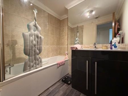 2 bedroom flat to rent - Photo 5