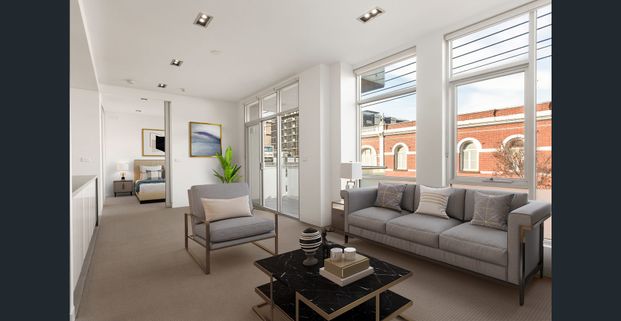 FLOODED IN NATURAL LIGHT WITH ICONIC RICHMOND VIEW - Photo 1