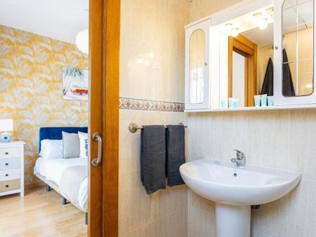 Calle Cruz Verde, Málaga, Andalusia 29013 - Photo 4