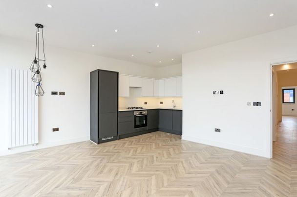 Cardigan Road, Bow, London E3 - Photo 1