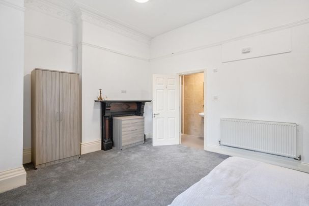 13 bedroom terraced house to rent - Photo 1