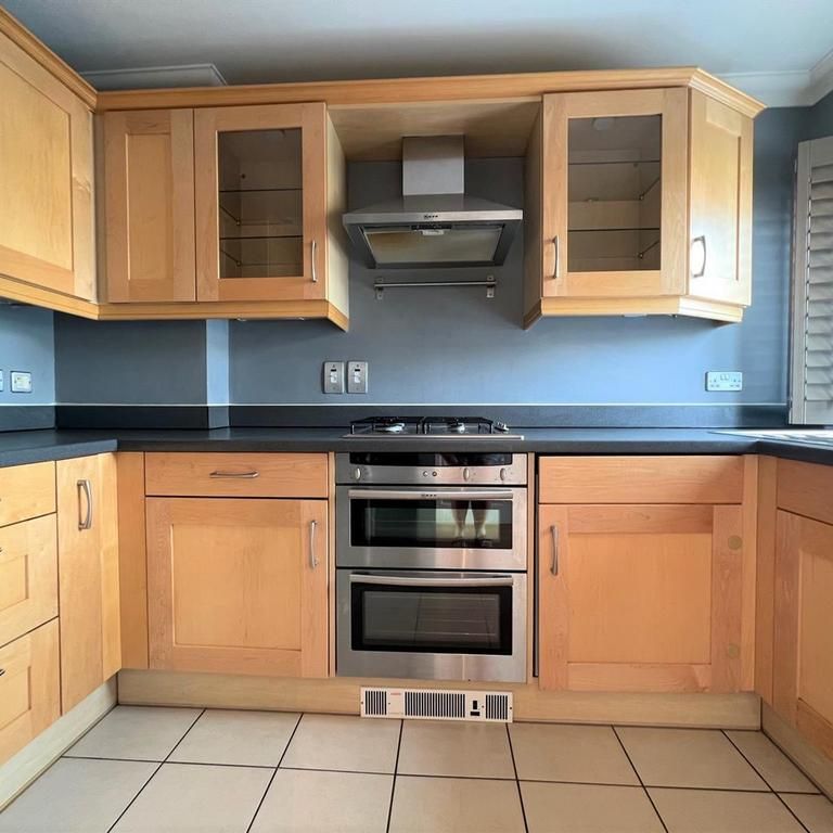 2 bedroom terraced house to rent - Photo 1