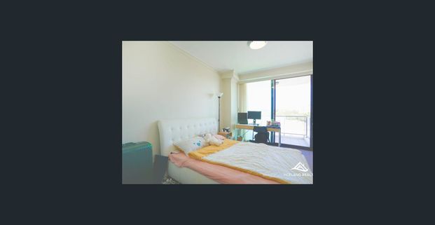 Furnished 3 Bedroom With Parking - Photo 1