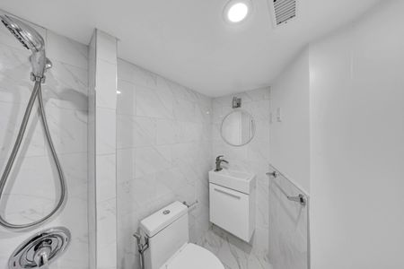 For Lease - 148 Barrington Avenue, Toronto, Ontario - Photo 2