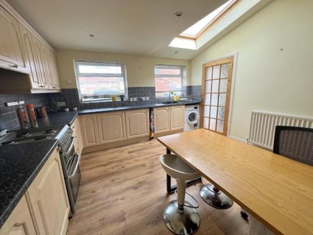 5 bedroom terraced house to rent - Photo 2