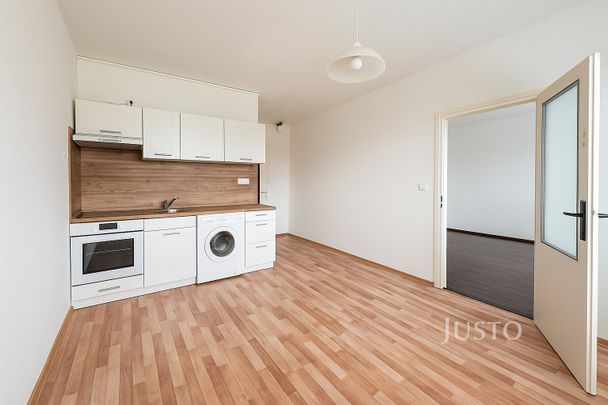Pronájem bytu 1+1 36 m², Hluboká , Ústí nad Labem - Photo 1