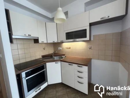 Pronájem velmi pěkného bytu 2+kk s terasou v Olomouci, ulice Bacherova - Fotografie 2