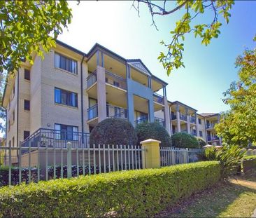 8/300 Sir Fred Schonell Drive, St Lucia, QLD 4067 - Photo 2