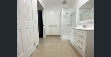 Secure, spacious & stylish! - Photo 2