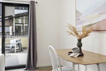 Ideal Position a Stone's Throw to the Town Centre - Photo 4