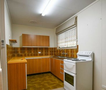 Spacious Family Living with Room to Relax - Photo 3