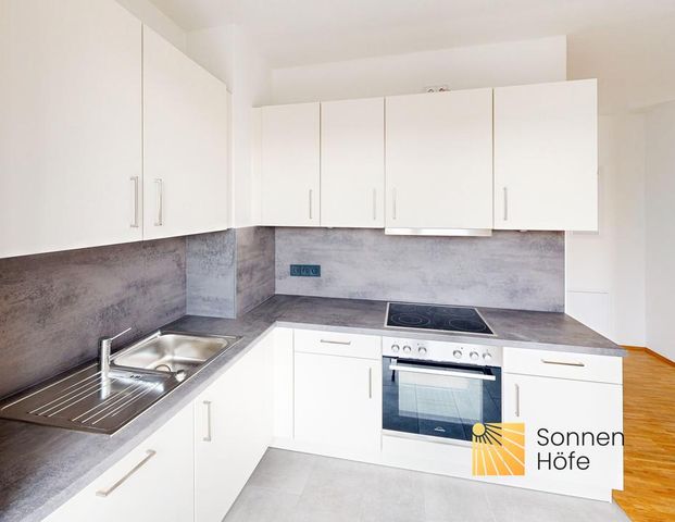 Lichtdurchflutete 2-Zimmer-Wohnung mit moderner Einbauküche - Photo 1