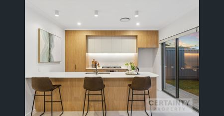 Sleek townhouse with unique modern finishes - Photo 3