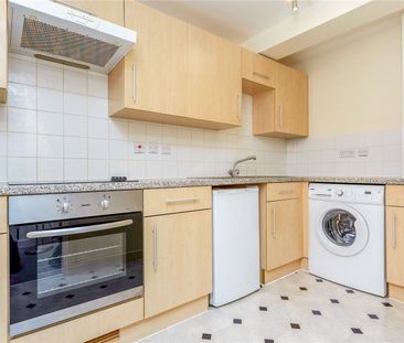 Station Approach, Epsom, Surrey, KT19 8BY - Photo 3