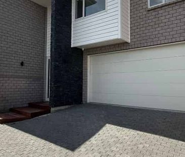 Papakura Ã¢Ãâ¬Ã" Pristine 5 Bedroom Family Home for Rent! - Photo 1