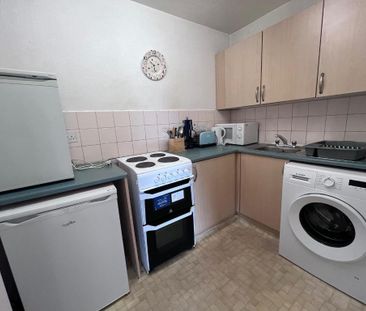 1 bedroom flat to rent - Photo 4