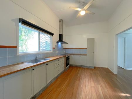 Charming, Breezy Home with City Glimpses! - Photo 2