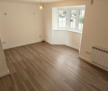 1 Bed Flat, Waterside Gardens, RG1 - Photo 2