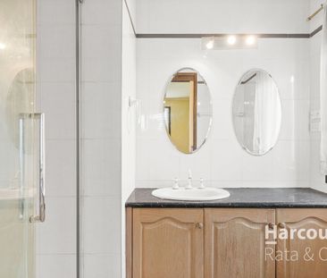 Spacious 4-Bedroom Home with Pool in Craigieburn - Photo 2