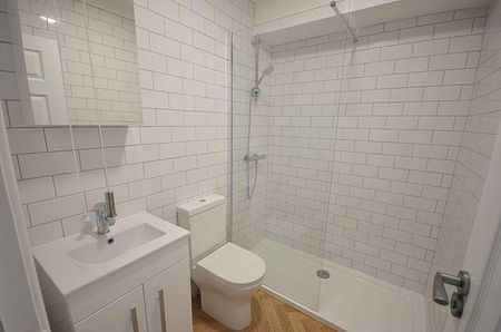 2 bedroom flat to rent - Photo 4