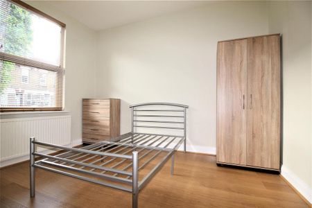 3 bedroom apartment to rent - Photo 4