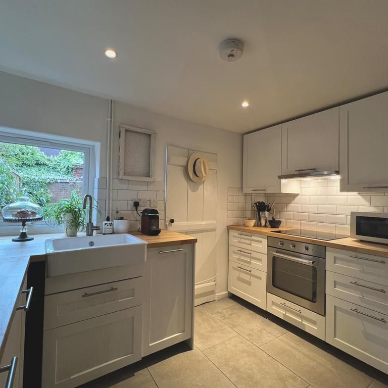 2 bedroom cottage to rent - Photo 1