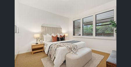 Spacious Ground-Floor Apartment with Parking & Oversized Storage - Photo 5