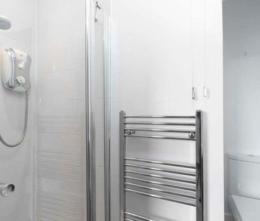 Croft Avenue, Cheltenham, GL53 - Photo 6