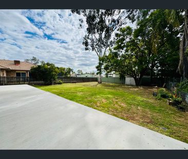 42 BELYANDO Avenue, Moranbah, Qld 4744 - Photo 2