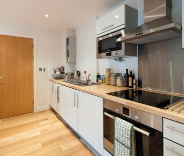 1 Bed Flat, Central Quay North, BS1 - Photo 3