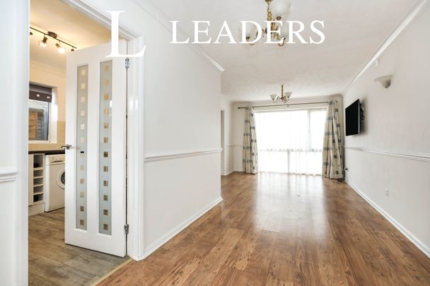 3 bedroom house to rent Spanslade Road, Northampton, Northamptonshire, NN3 - Photo 1