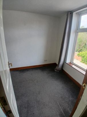 3 bedroom end of terrace house to rent - Photo 1