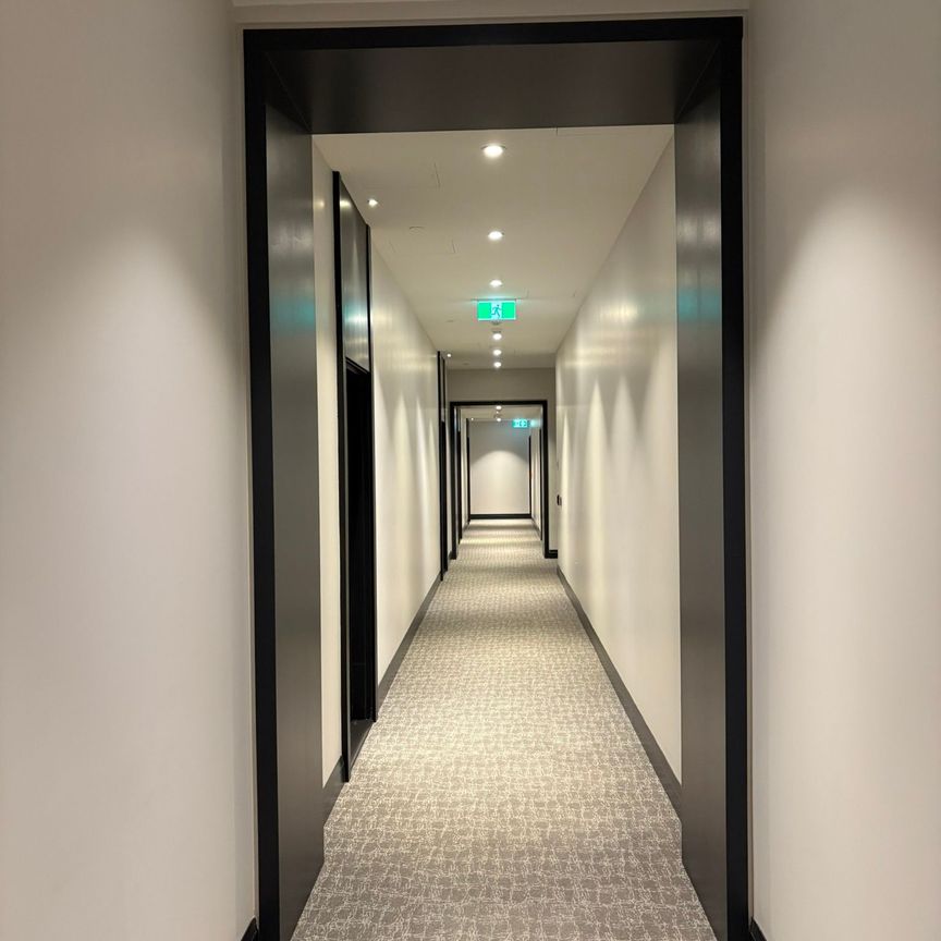 For Lease - 293 The Kingsway N/A Unit# 420, Toronto, Ontario - Photo 1