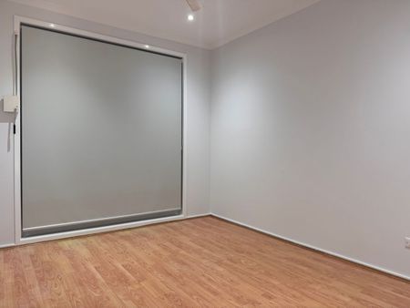 RENOVATED 3 BEDROOM HOUSE - Photo 4