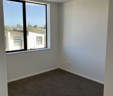 206/3 Rauemi Way, Te Atatu South - Photo 6