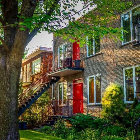 Ahuntsic | Luxueux 3 chambres + Bureau | 1800 pi² sur 2 étages | Cabanon, Cour et Boisé | Air Climatisé - Photo 3